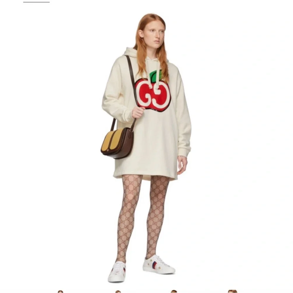 1600.00 PRE LOVED 🥰 GOOD CONDITION Gucci Off-White GG Apple Hoodie Dress SMAL - Picture 5 of 5